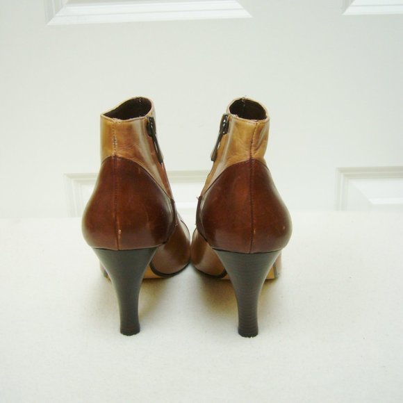 Max Studio Rally Leather Ankle Bootie - Picture 4 of 6
